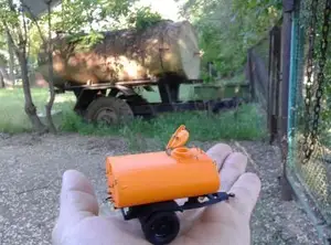 прицеп для трактора 1:43