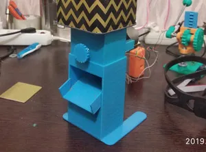 Автоматическая кормушка для кошки...