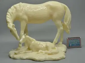 Лошадь и жеребёнок