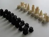 Шахматные фигурки в стиле Баухауз