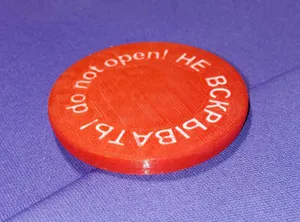 Крышка на банку пива или лимонада.