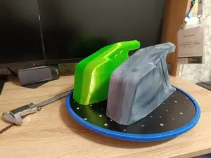Пластиковый кожух подножки Renault...