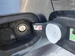 Уплотнитель заливной горловины для...