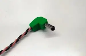 Угловой корпус для штекера питания...