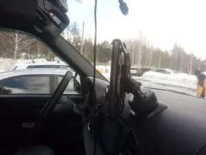 Держатель для телефона в автомобиль...