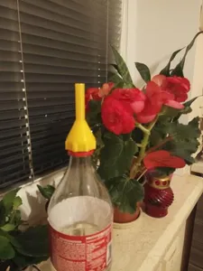 Носик с ребрами на бутылку для поли...