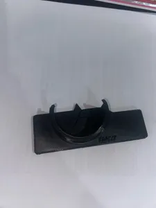 Держатель крышки бензобака Lancer 9...