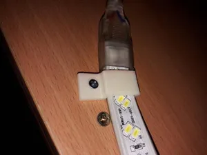 Крепление светодиодной ленты (17х6)