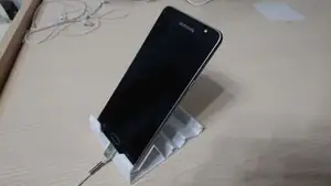 Подставка смартфона для режима вазы...