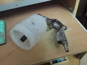 Крепление ёмкости к пескоструйному...