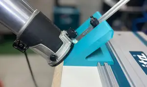 Fräs-Jig 45° Gehrung Makita RT0702C / Router Jig for 45° miter connection