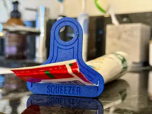 THE ULTIMATE TOOTHPASTE SQUEEZER