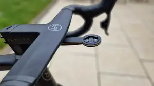 Garmin Aero Handlebar Out Front Mount - BLKTEC R8