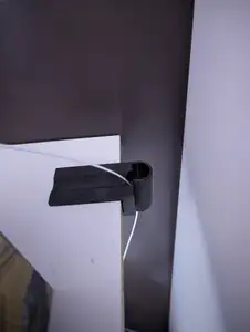 Filament guide for shelf