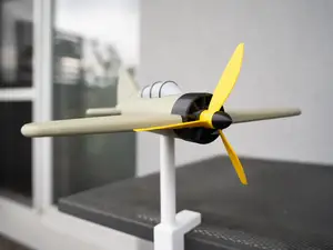 Airplane wind spinner