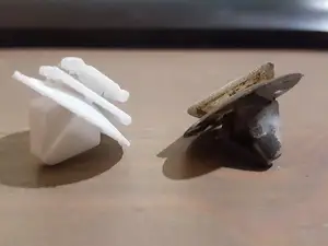 Peugeot Citroen side clip