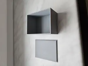 Krabička s víkem (Box with lid)