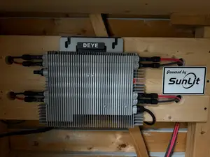 Wandhalterung für DEYE Sun M200G4