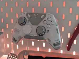 Flydigi controller holder for Ikea Skadis