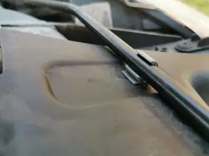 Ford bonnet support clip