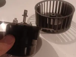 Small fan motor conversion bushing