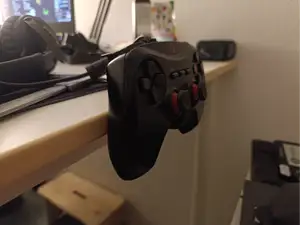 Desk mountable gamepad holder