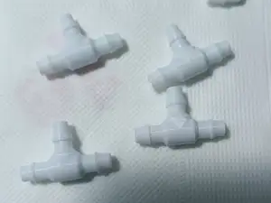 4/7水管三通
