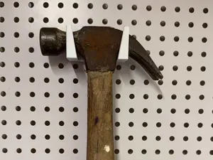锤子通用收纳支架，适用16mm-6mm圆孔洞洞板，受力加强，承载能力更强