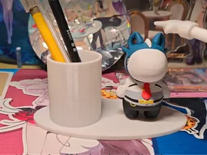 《鸣潮》牛马赞妮笔筒