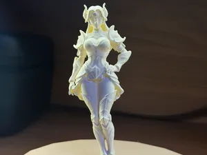 黄金圣衣女武神
