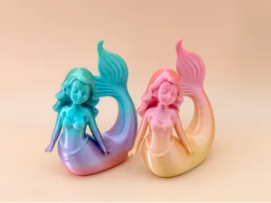 可爱的美人鱼女孩