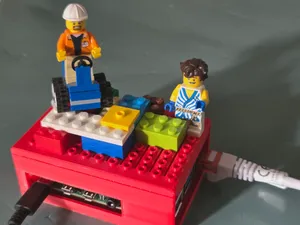 LEGOs-Compatible Raspberry Pi Case (No Screws)