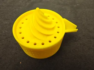 Citrus Squeezer w/ Strainer Cap & Spout