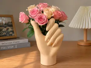 手握鲜花花瓶|笔筒 纤纤女手款