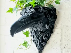 Elegant Gothic Raven Planter Wall Hang