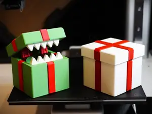 Giftbox Mimic - Model Kit