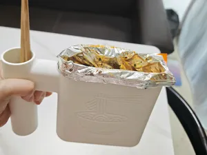 带盖泡面桶Instant noodle bowl with lid