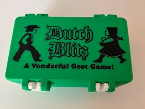 DutchBlitz Snapbox 8 decks WLogo