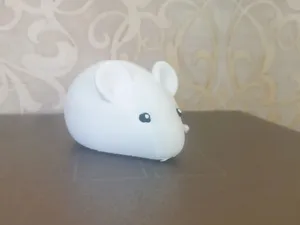 Фигурка белой мышки