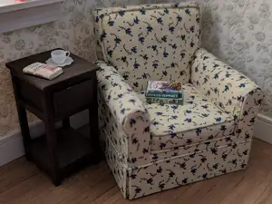 Scale Miniature Chair Base for Upholstering