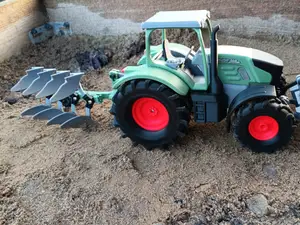 Plough for tractor Fendt