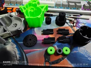 10比例8x8独立悬挂RC遥控军卡攀爬车低速中差分动箱