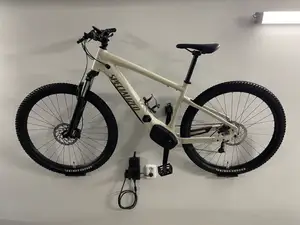 Bike wall hanger for platform/flat pedals V2