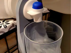 Laundry cap holder