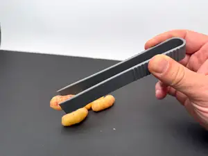 CleanGrip – 3D-Printed Snack Grabber