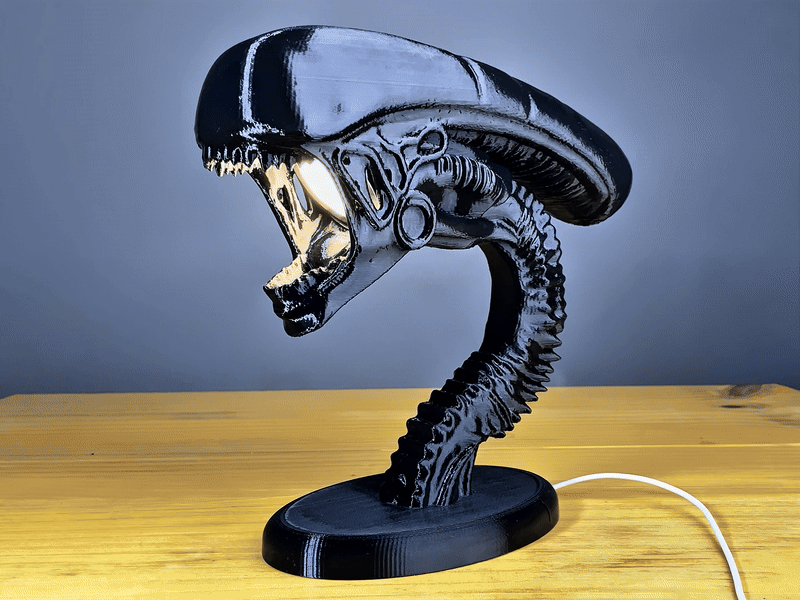 Xenomorph Alien Desk Lamp