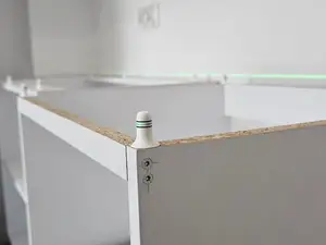 "Plumbs" for leveling furniture