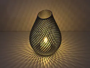 Meshed Spiral Vase
