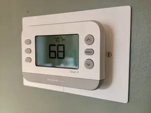 Honeywell X2S Wall Plate w/ Gap Fill