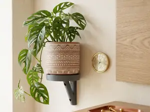 Minimalist Wall-Mounted Planter Shelf (105mm)